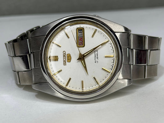 SEIKO Automatic – White Dial, Day-Date, Vintage Wristwatch