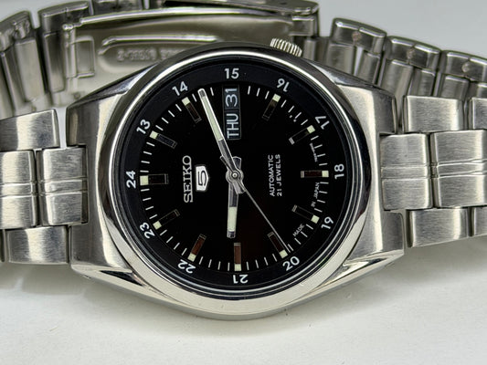 SEIKO Automatic – Black Dial, Day-Date, Sports Watch (Vintage)