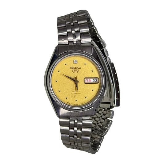 SEIKO 5 – Automatic, Gold Dial, Day-Date Wristwatch (Vintage) — front product photograph on a white background