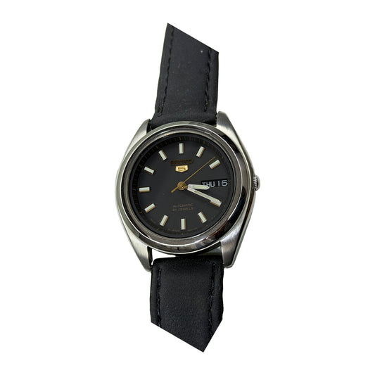 SEIKO 5 Automatic – Black Dial, Day-Date, Dress Watch (Vintage) — front product photograph on a white background