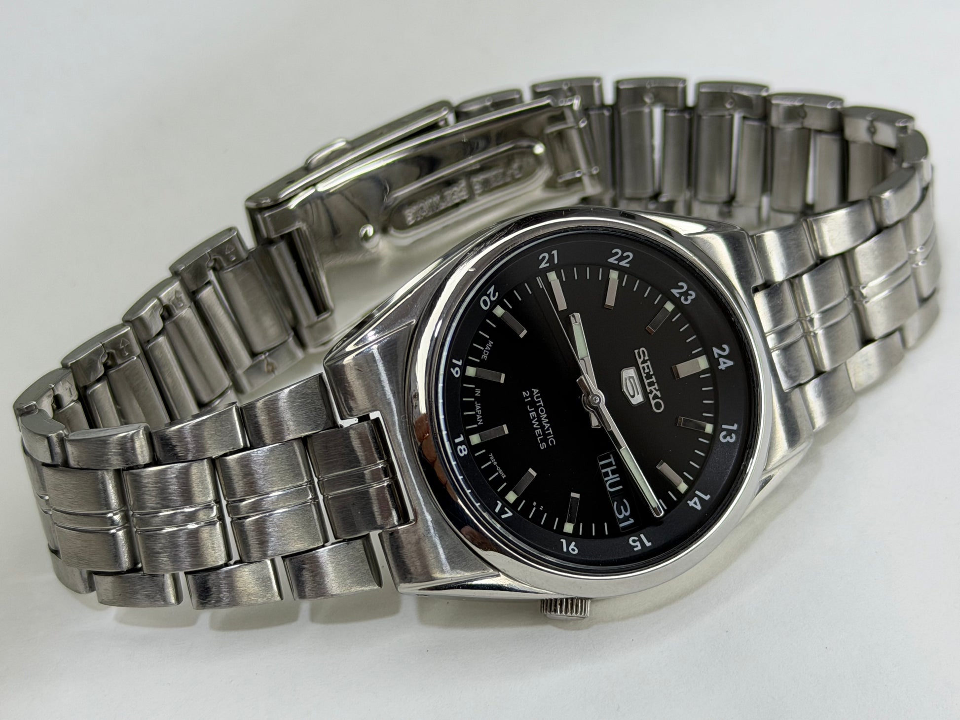 SEIKO Automatic – Black Dial, Day-Date, Sports Watch (Vintage)