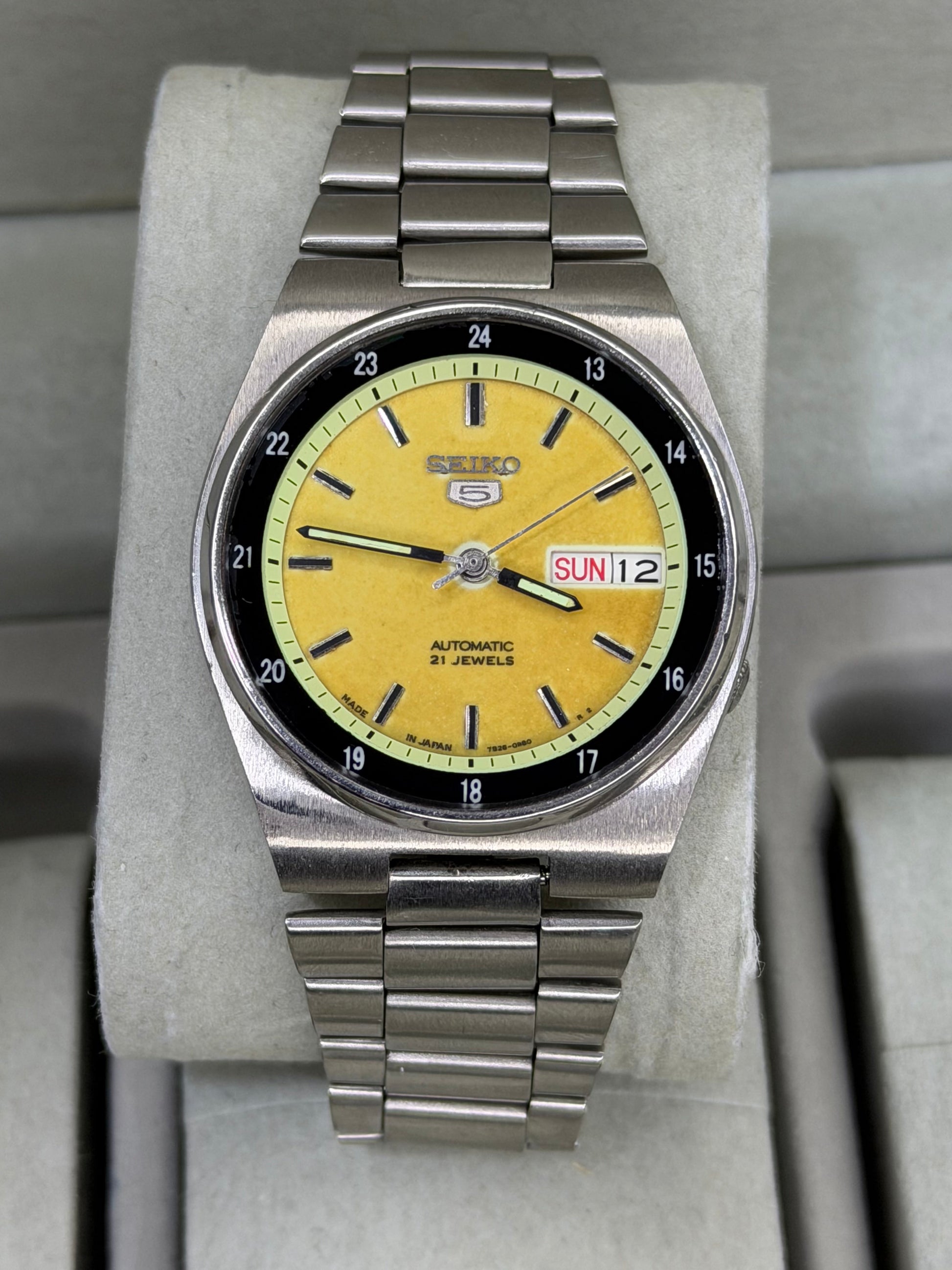 SEIKO 5 – Automatic, Yellow Dial, Day-Date Watch (Vintage)
