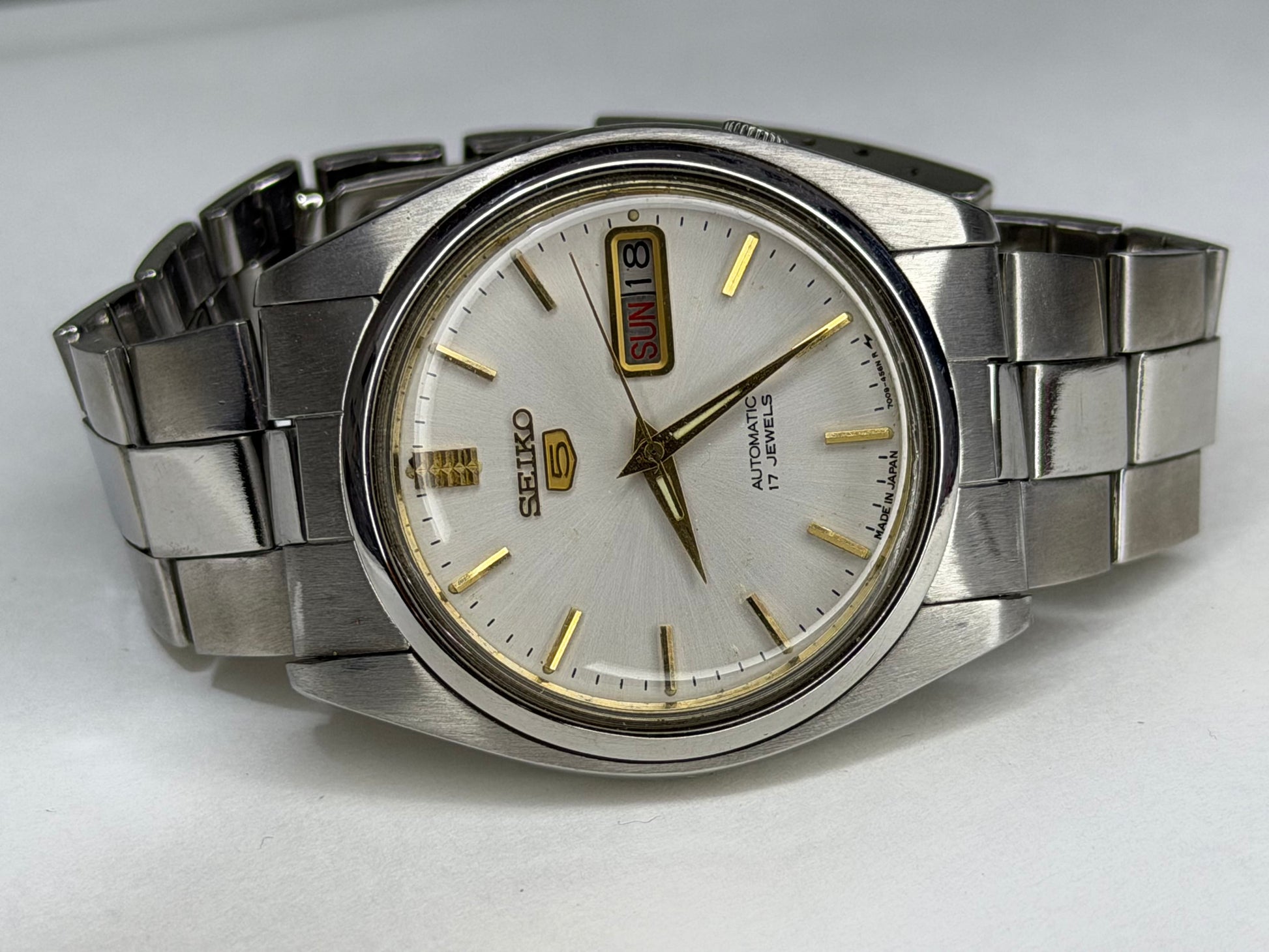 SEIKO Automatic – White Dial, Day-Date, Vintage Wristwatch