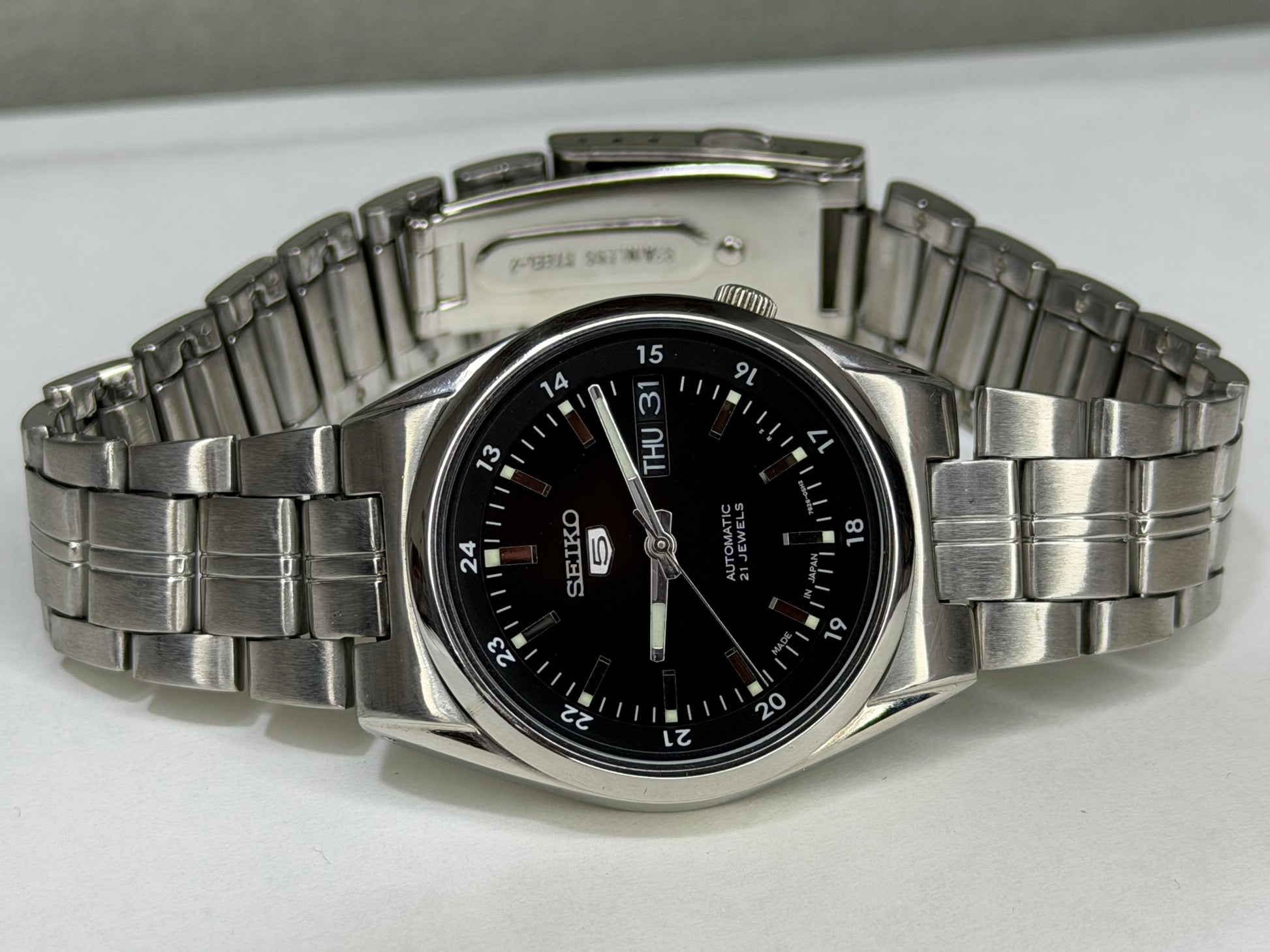 SEIKO Automatic – Black Dial, Day-Date, Sports Watch (Vintage)