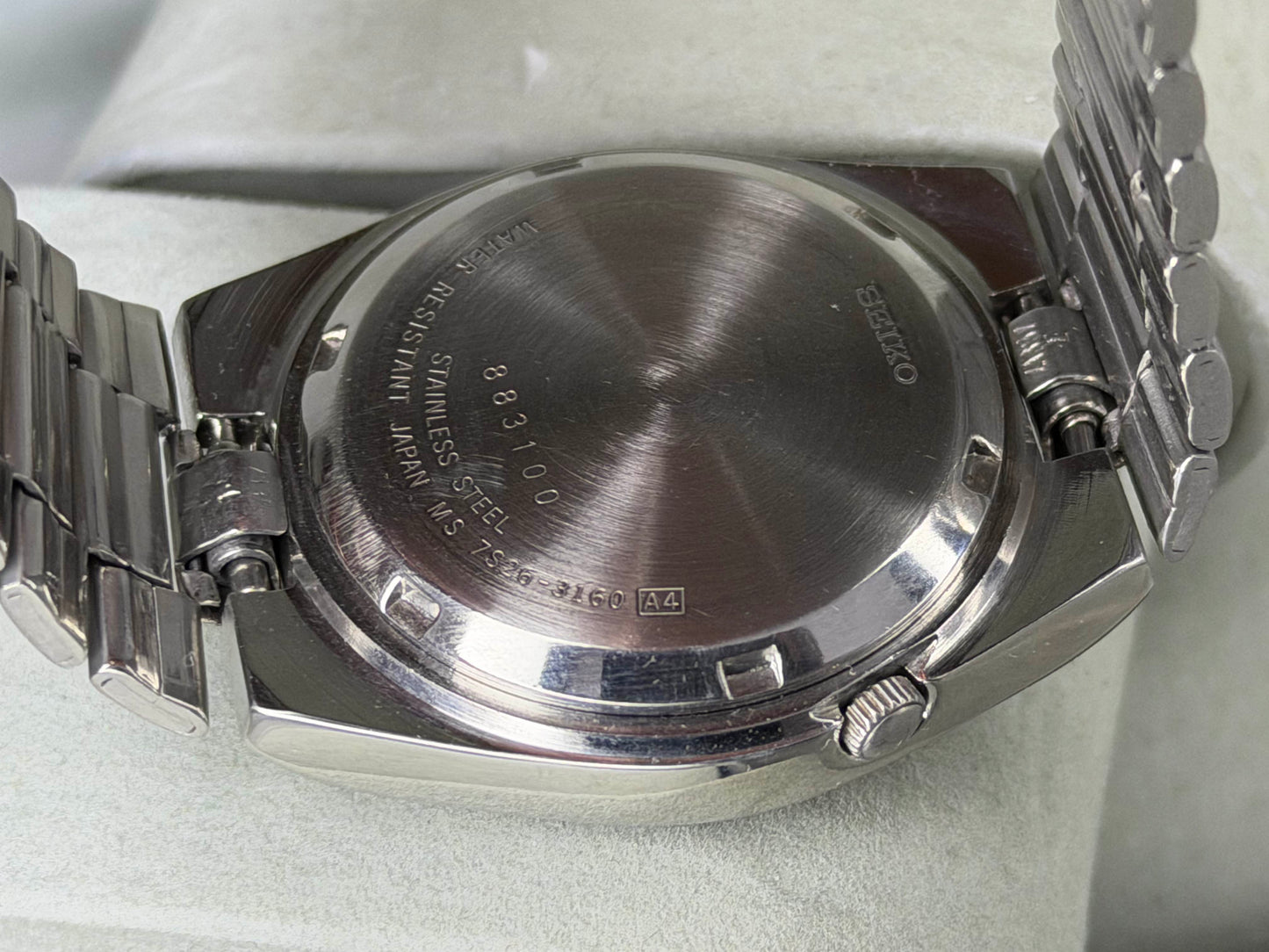 SEIKO 5 – Automatic, Yellow Dial, Day-Date Watch (Vintage)