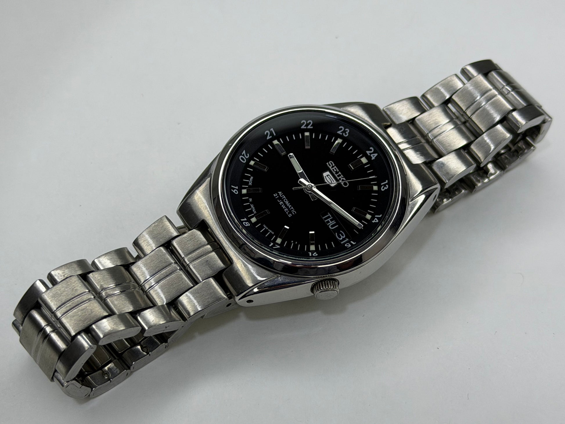 SEIKO Automatic – Black Dial, Day-Date, Sports Watch (Vintage)