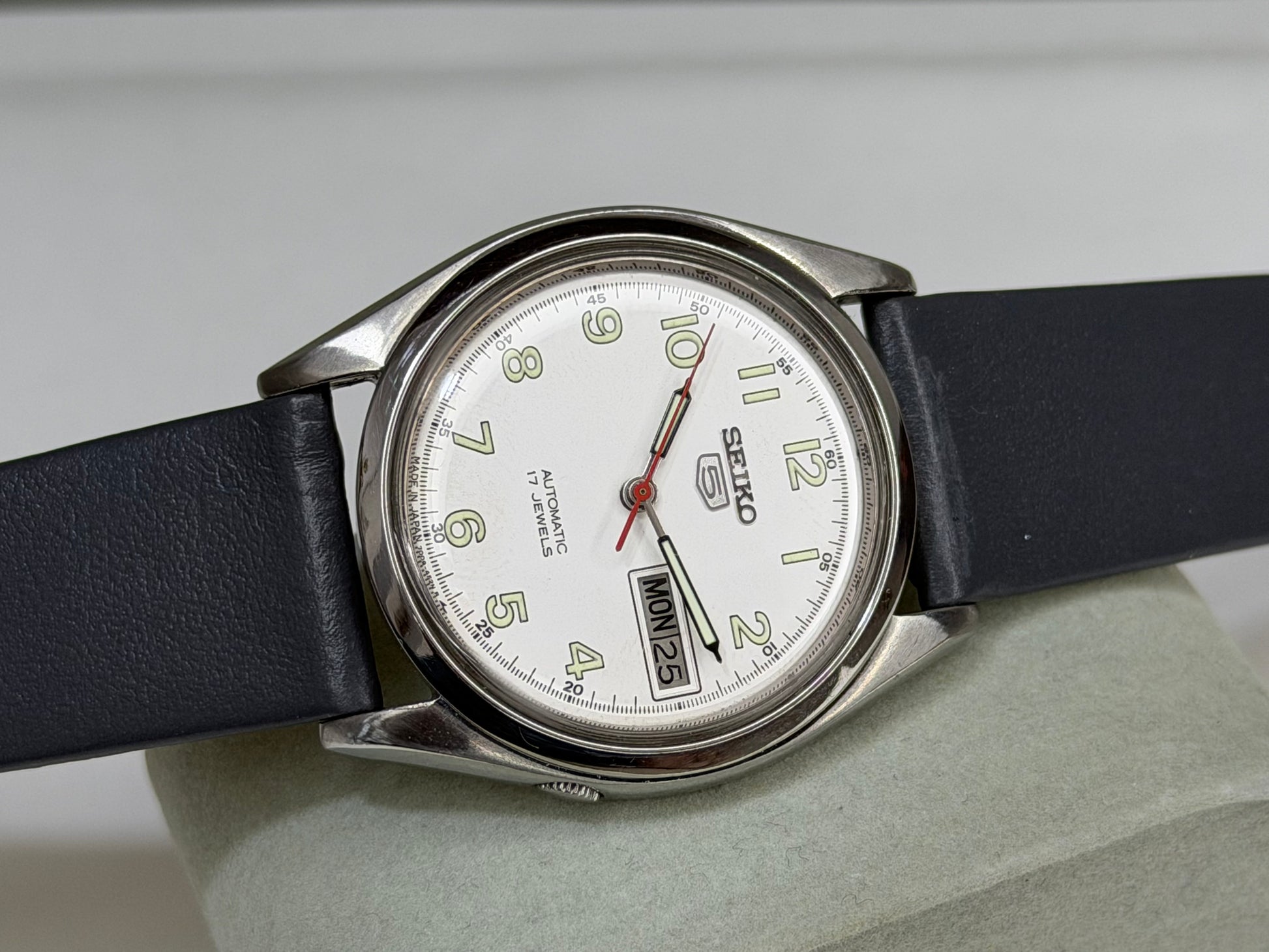 SEIKO 5 – Automatic, Day-Date, Casual Watch (Vintage)
