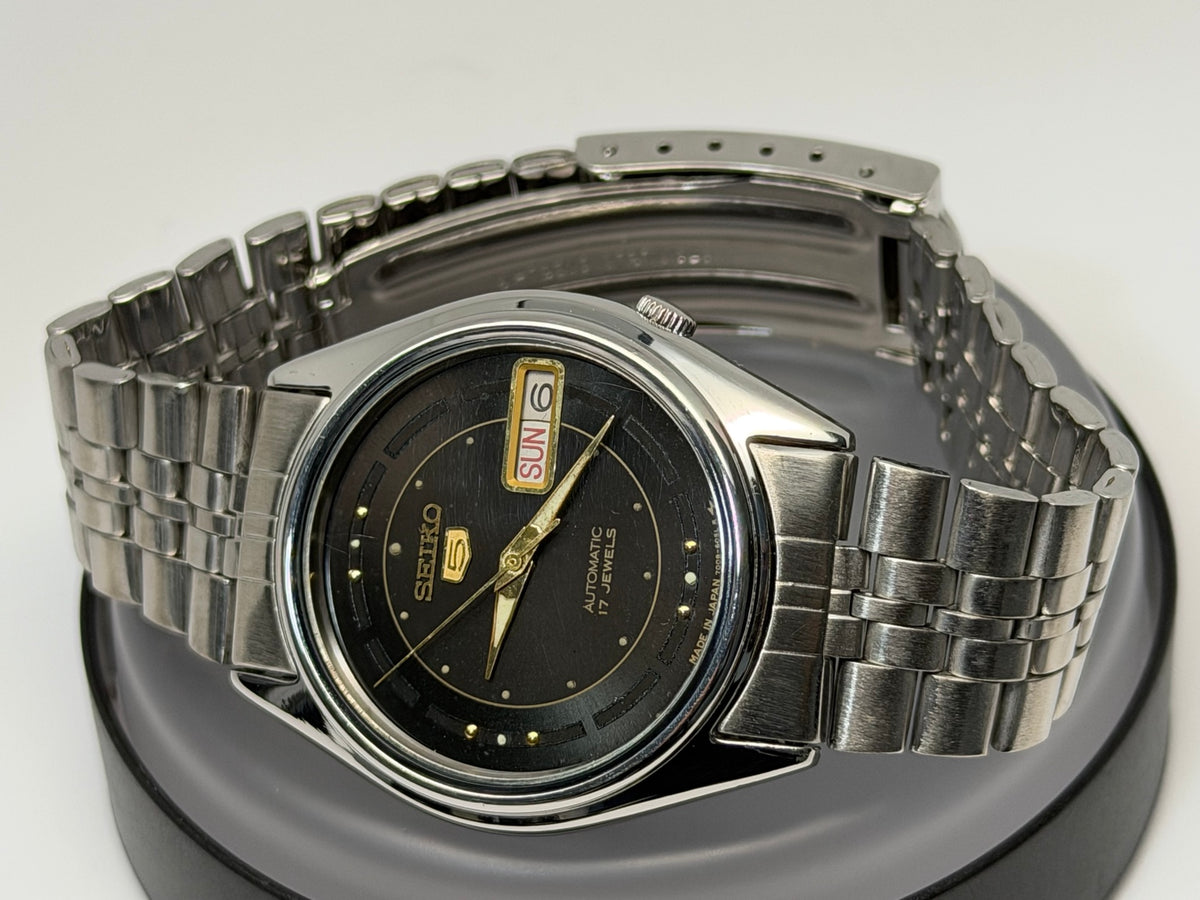 Vintage Seiko 5 Automatic 7009 – Dark Dial – 34mm | W0090