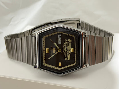 Seiko 5 custom car dial W0086 — photograph 3