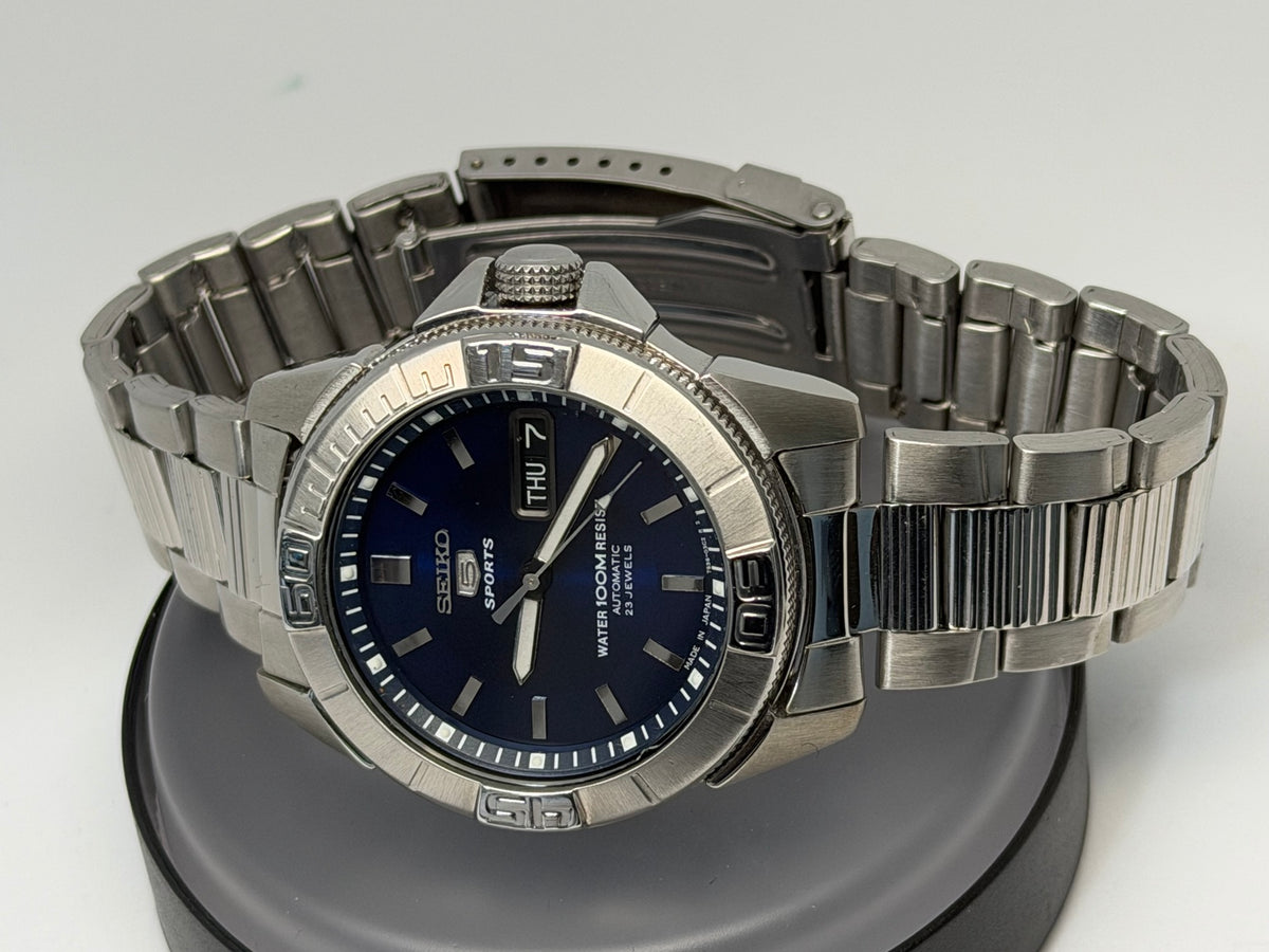 Seiko 5 Sports blue dial watch W0091 original photograph