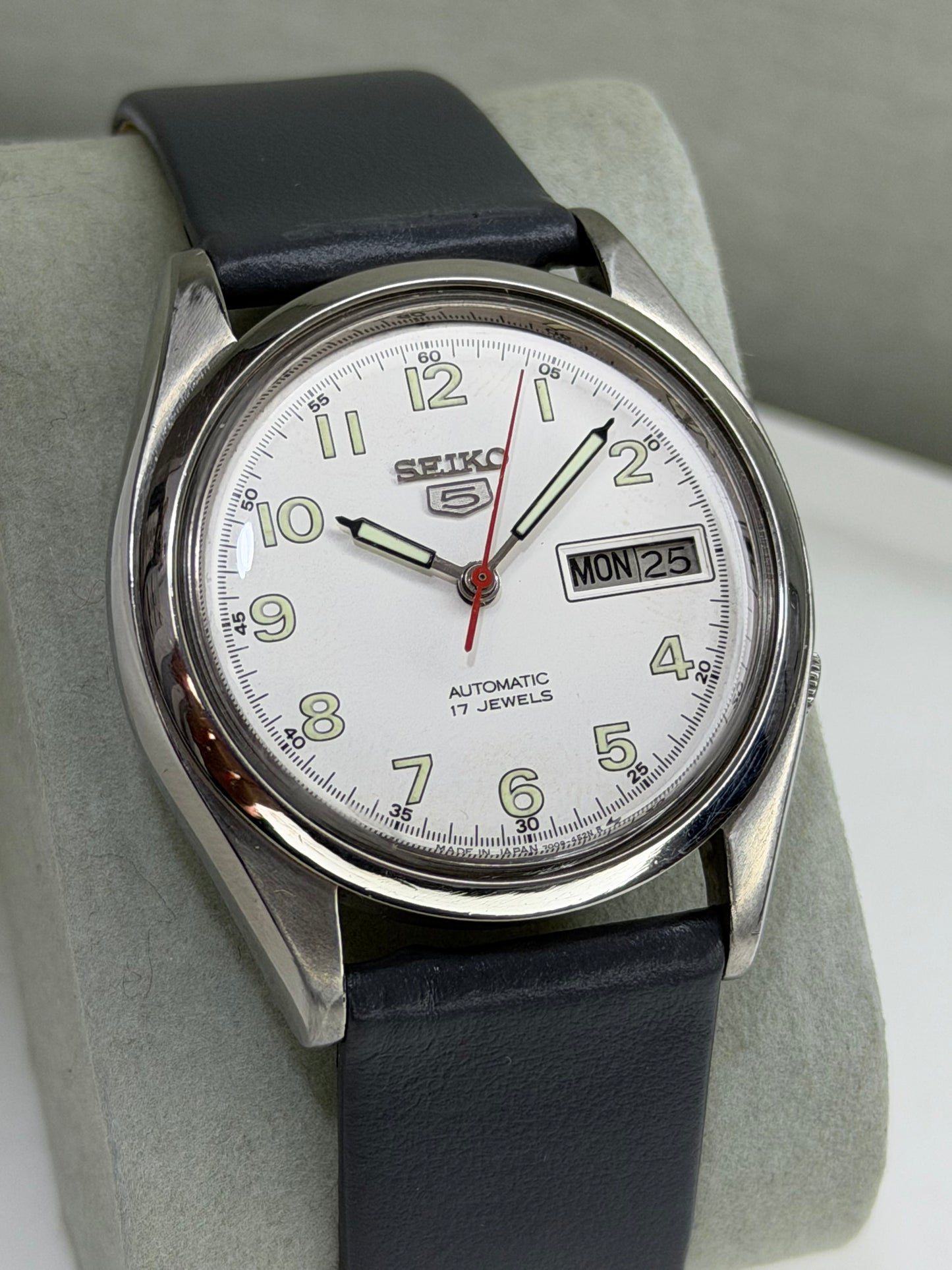 SEIKO 5 – Automatic, Day-Date, Casual Watch (Vintage)