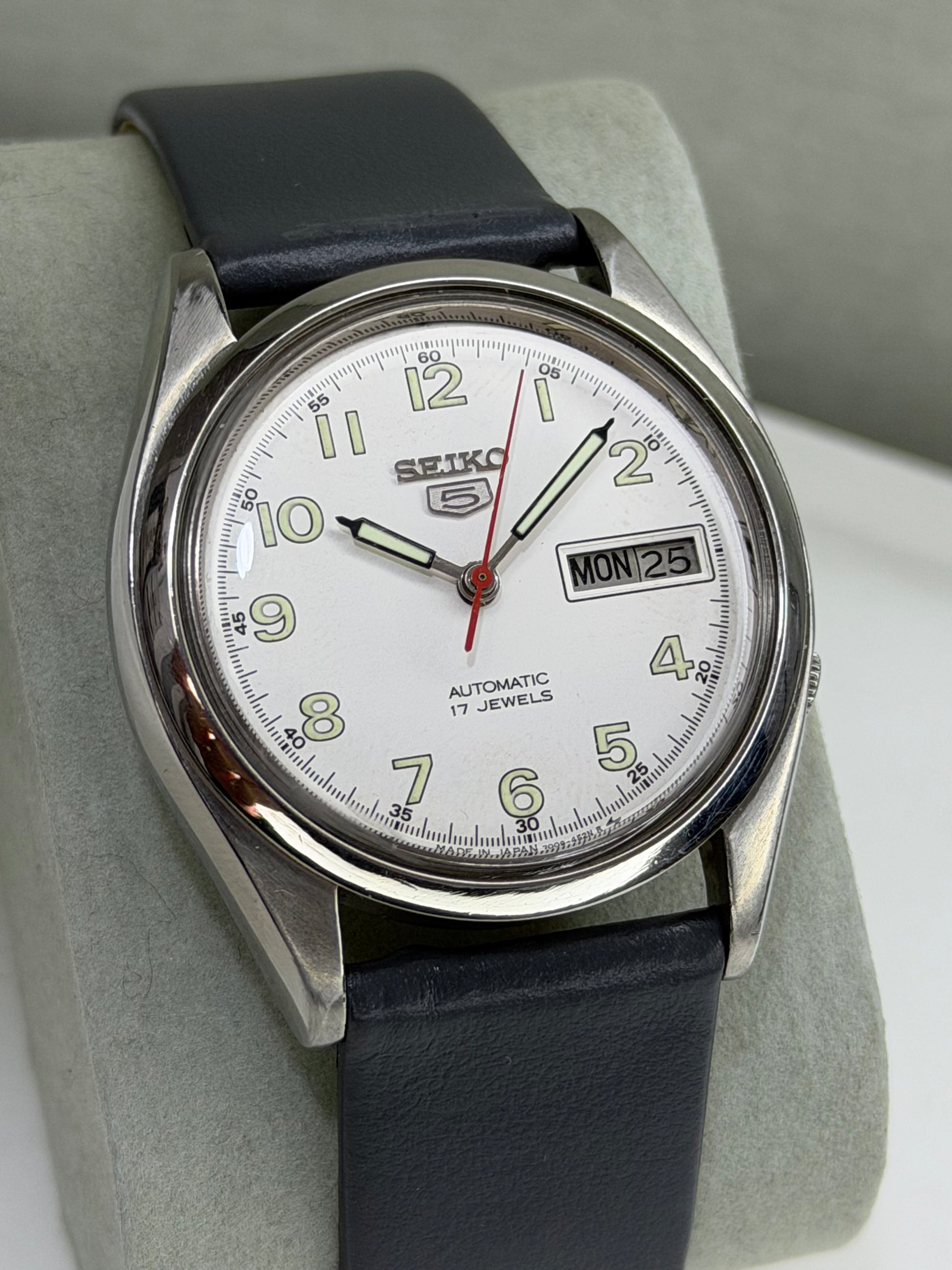 SEIKO 5 – Automatic, Day-Date, Casual Watch (Vintage)