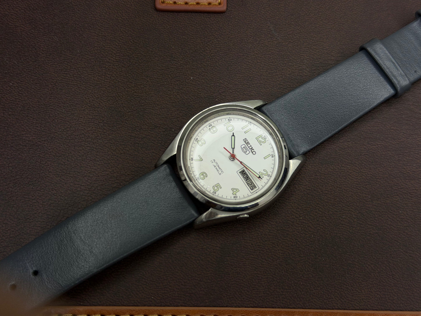 SEIKO 5 – Automatic, Day-Date, Casual Watch (Vintage)