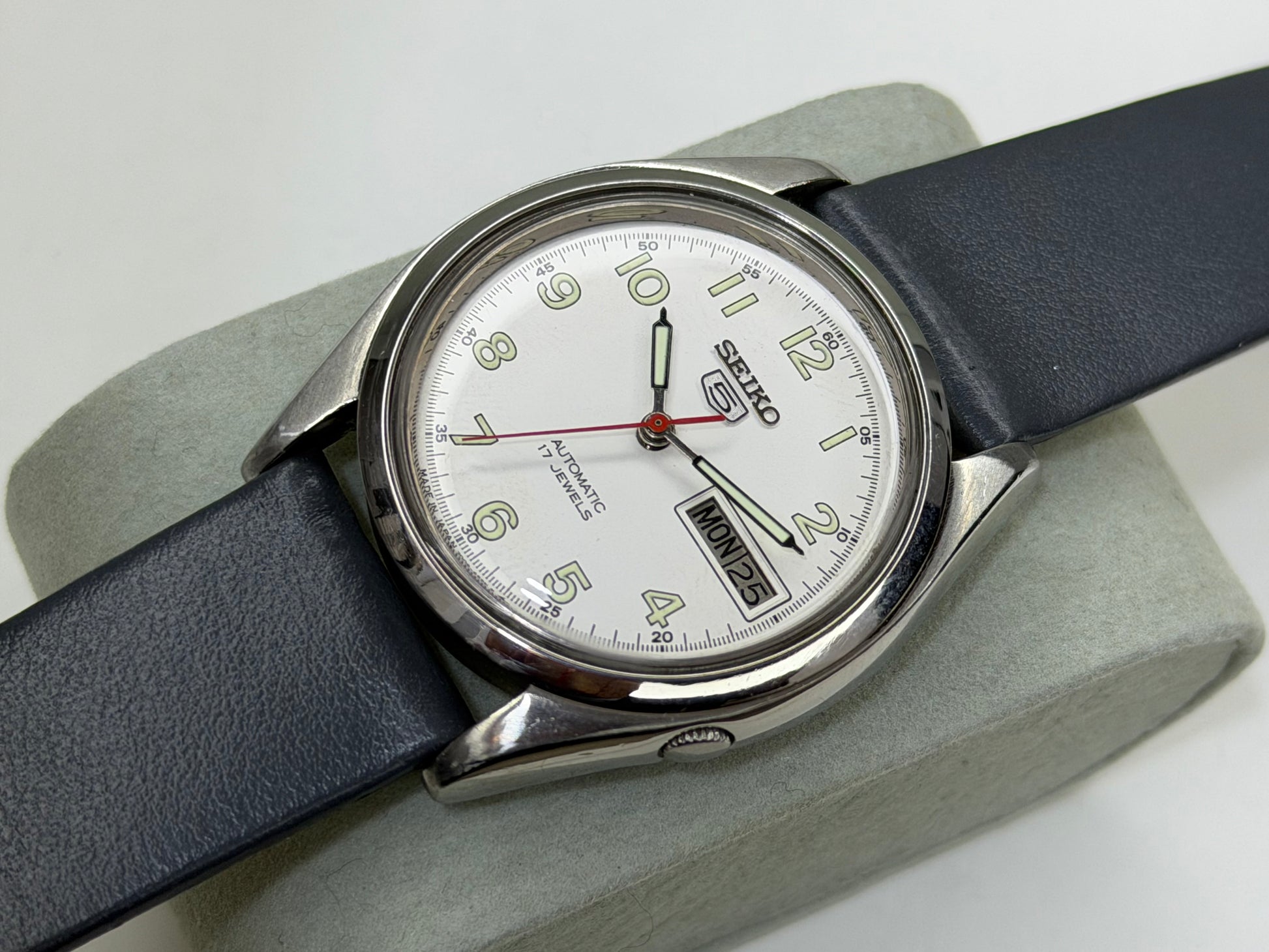 SEIKO 5 – Automatic, Day-Date, Casual Watch (Vintage)