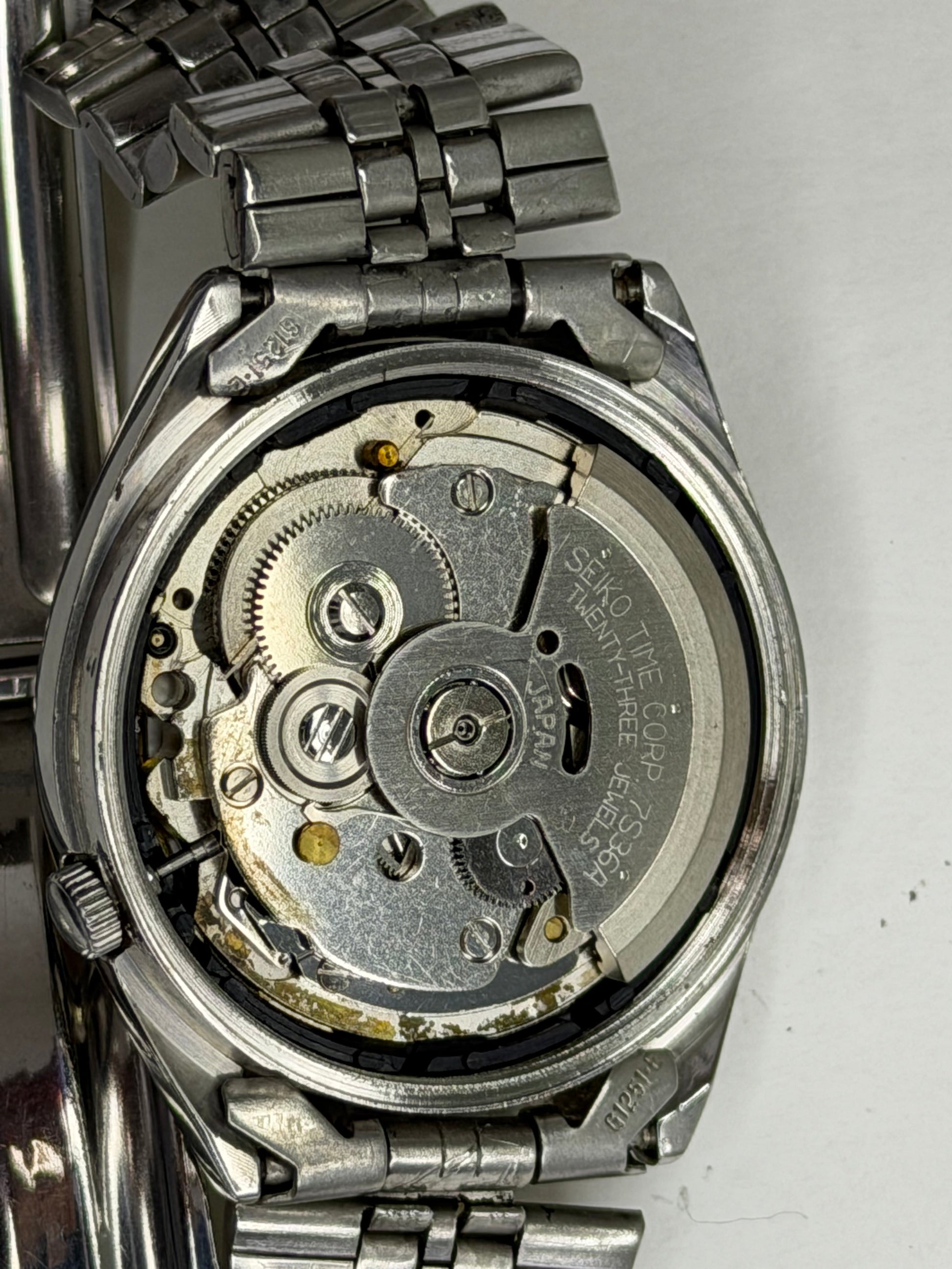 SEIKO Automatic – White Dial, Day-Date, Vintage Wristwatch