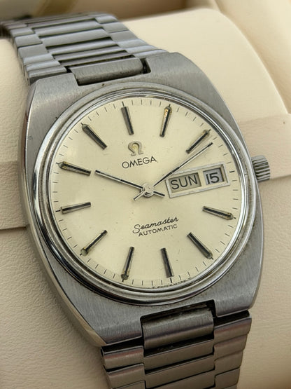 Vintage Omega Seamaster 35mm — watch detail