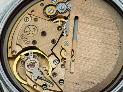Vintage Omega Seamaster 35mm — calibre 1020 movement