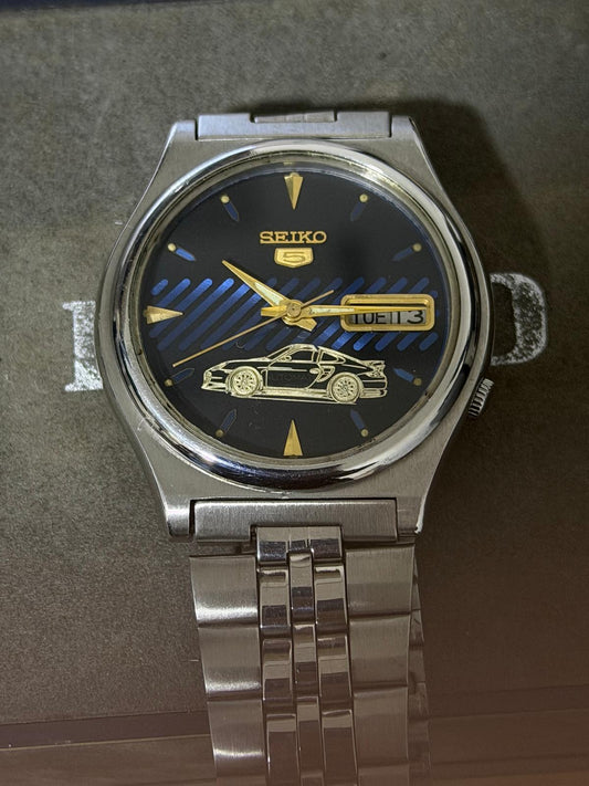 Seiko vintage automatic watch with turbo dial