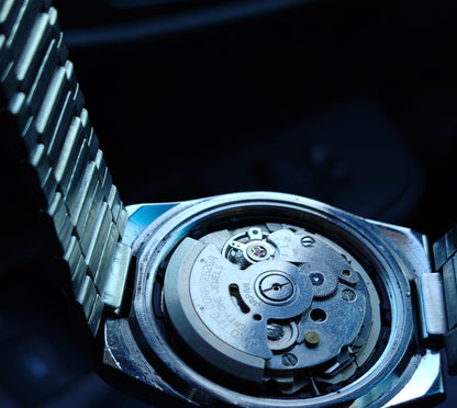 Seiko 5 Automatic Day-Date — White & Gold Dial | SK09