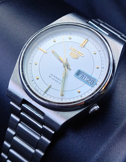 Seiko 5 Automatic Day-Date — White & Gold Dial | SK09