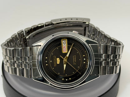 Seiko 5 dark dial front view