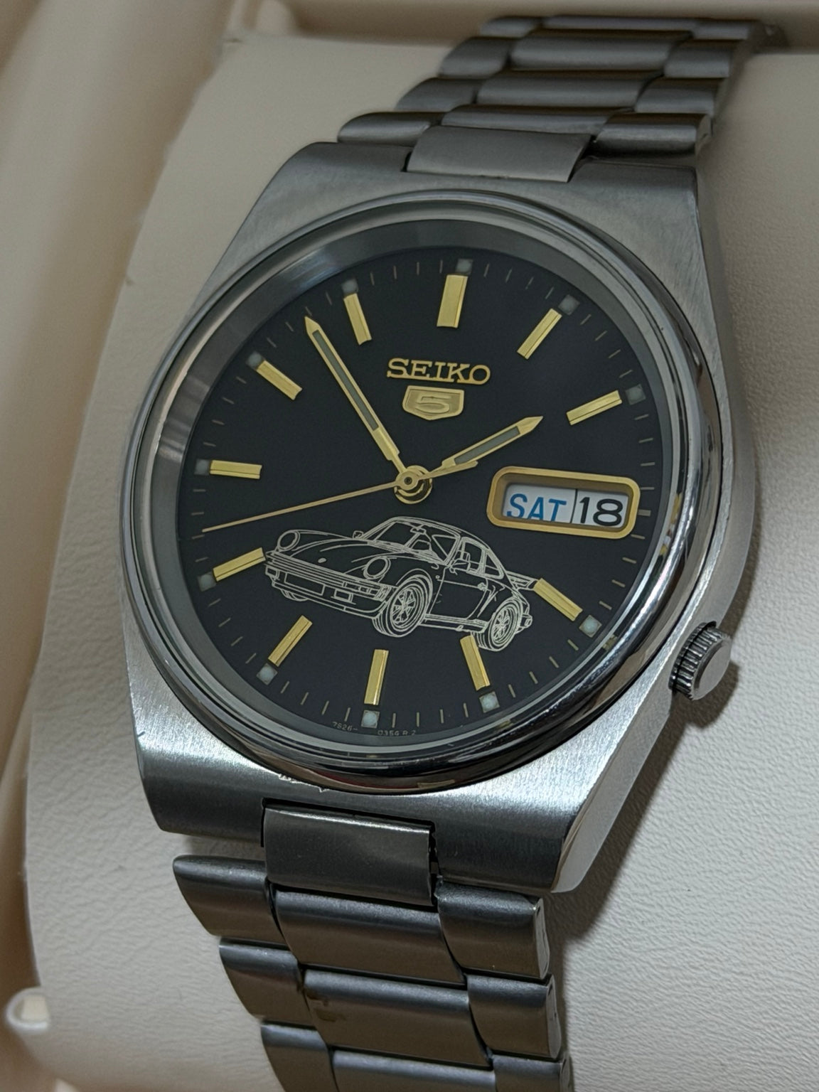Vintage Seiko 5 automatic watch angled view