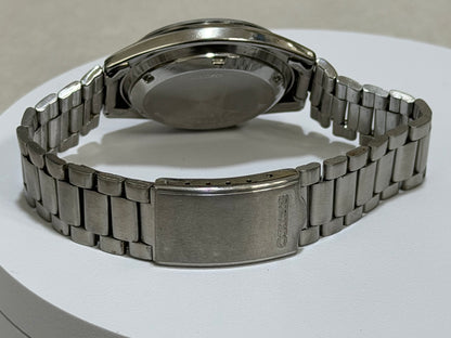 Seiko 5 silver patterned dial automatic watch SK06 detail photo