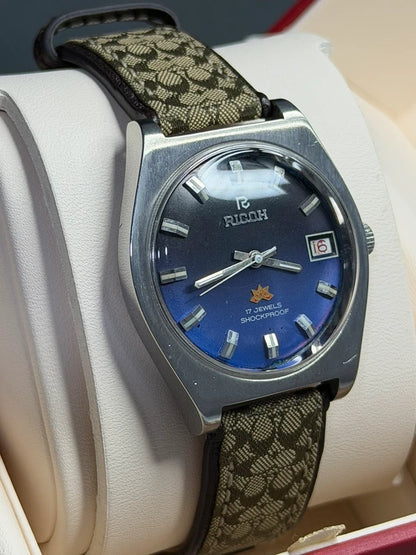 Ricoh Manual Wind — Two-Tone Dial, 34mm — photograph 2