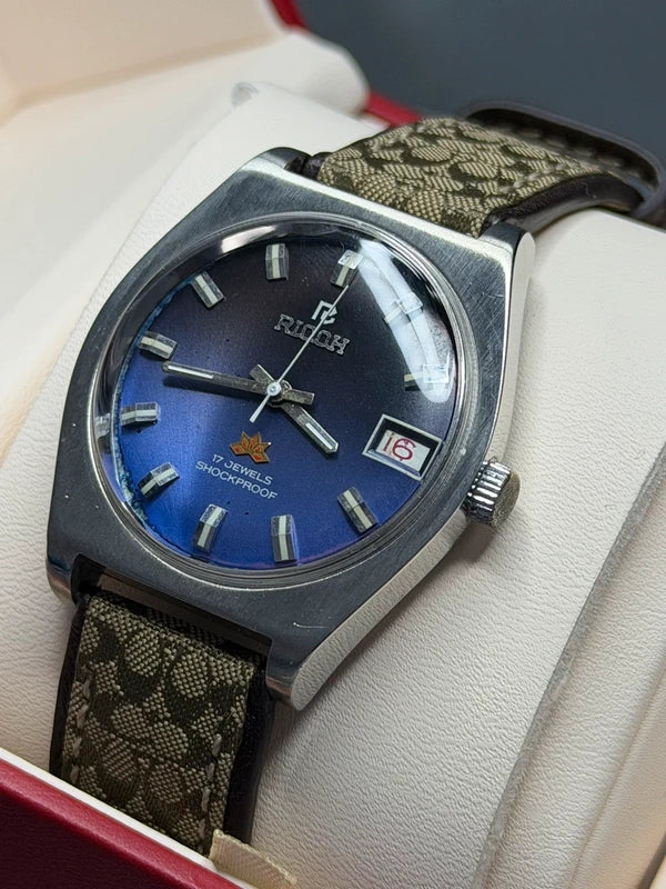 Ricoh Manual Wind — Two-Tone Dial, 34mm — photograph 3