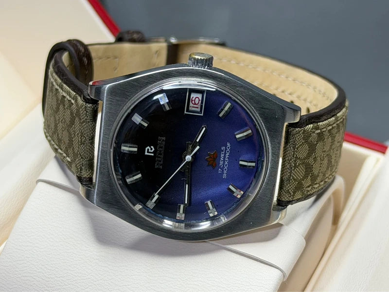 Ricoh Manual Wind — Two-Tone Dial, 34mm — photograph 5