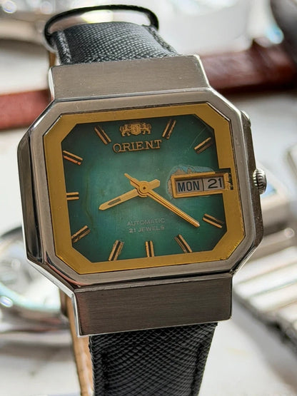 Orient Automatic 21 Jewels — Green Dial, 35mm — photograph 3