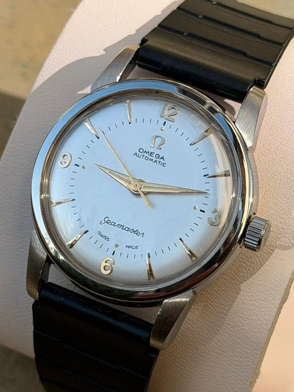 Omega Seamaster Automatic Calibre 501 — Repainted Silver Dial — photograph 2