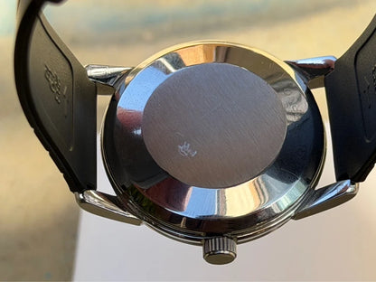Omega Seamaster Automatic Calibre 501 — Repainted Silver Dial — photograph 5