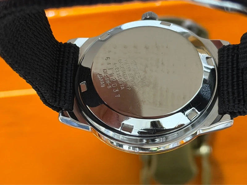 Citizen Automatic — Black Dial, 33mm — photograph 2