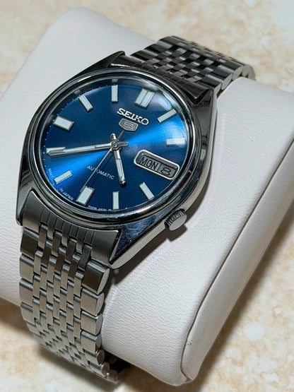Seiko 7009 Automatic — Custom Metallic Blue Dial, 34mm — photograph 2