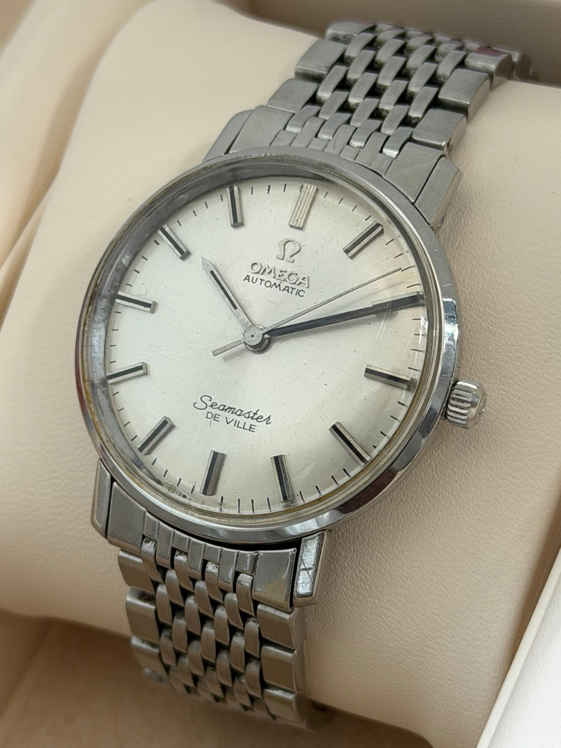 Omega Seamaster De Ville W0055 — original detail photograph