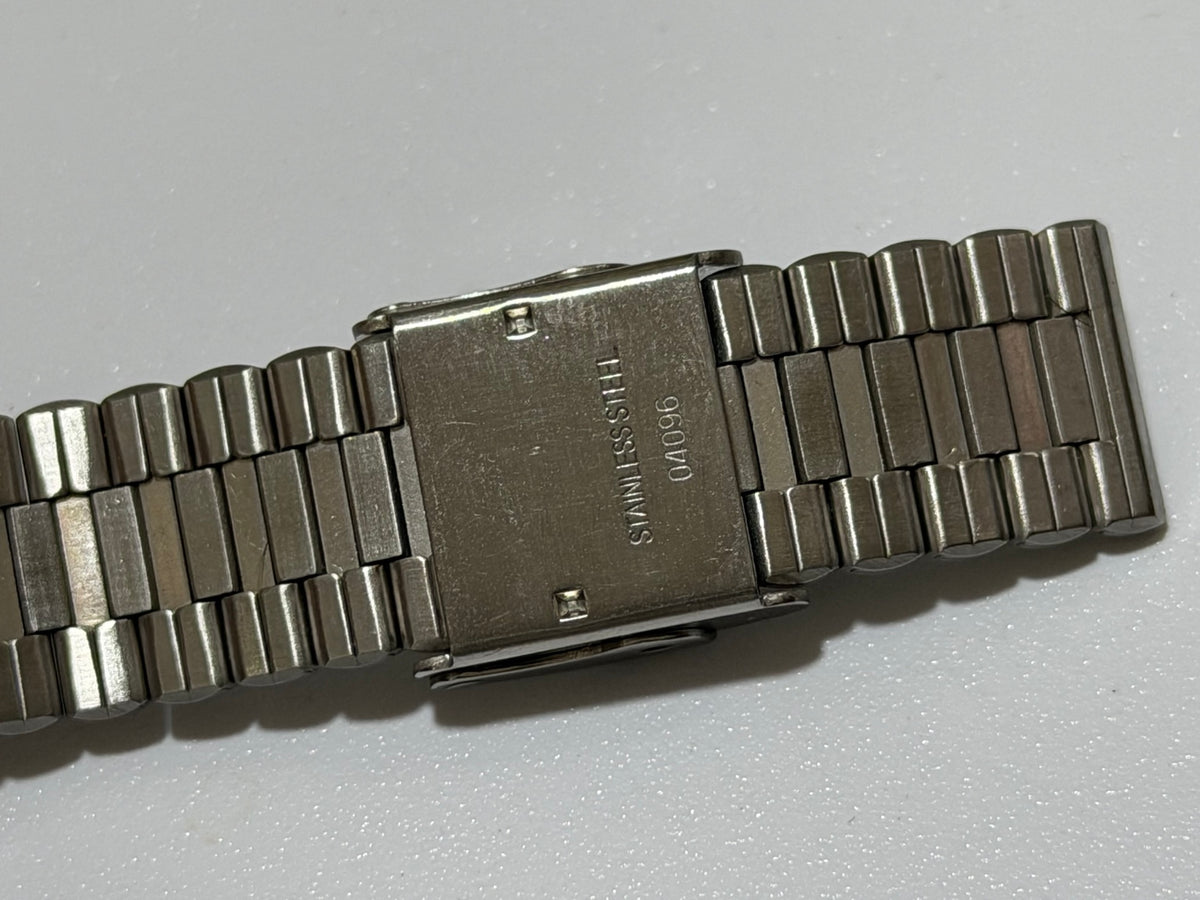 W0062 Rado Voyager — bracelet clasp underside