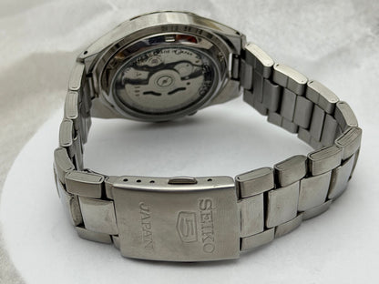 Original white Seiko photograph 8187