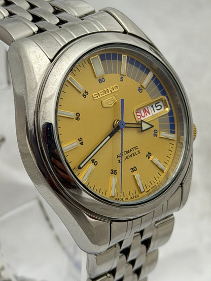 Original yellow Seiko photograph 8175
