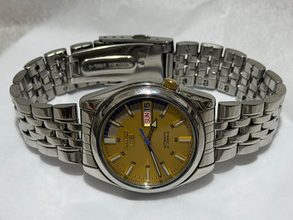 Original yellow Seiko photograph 8176